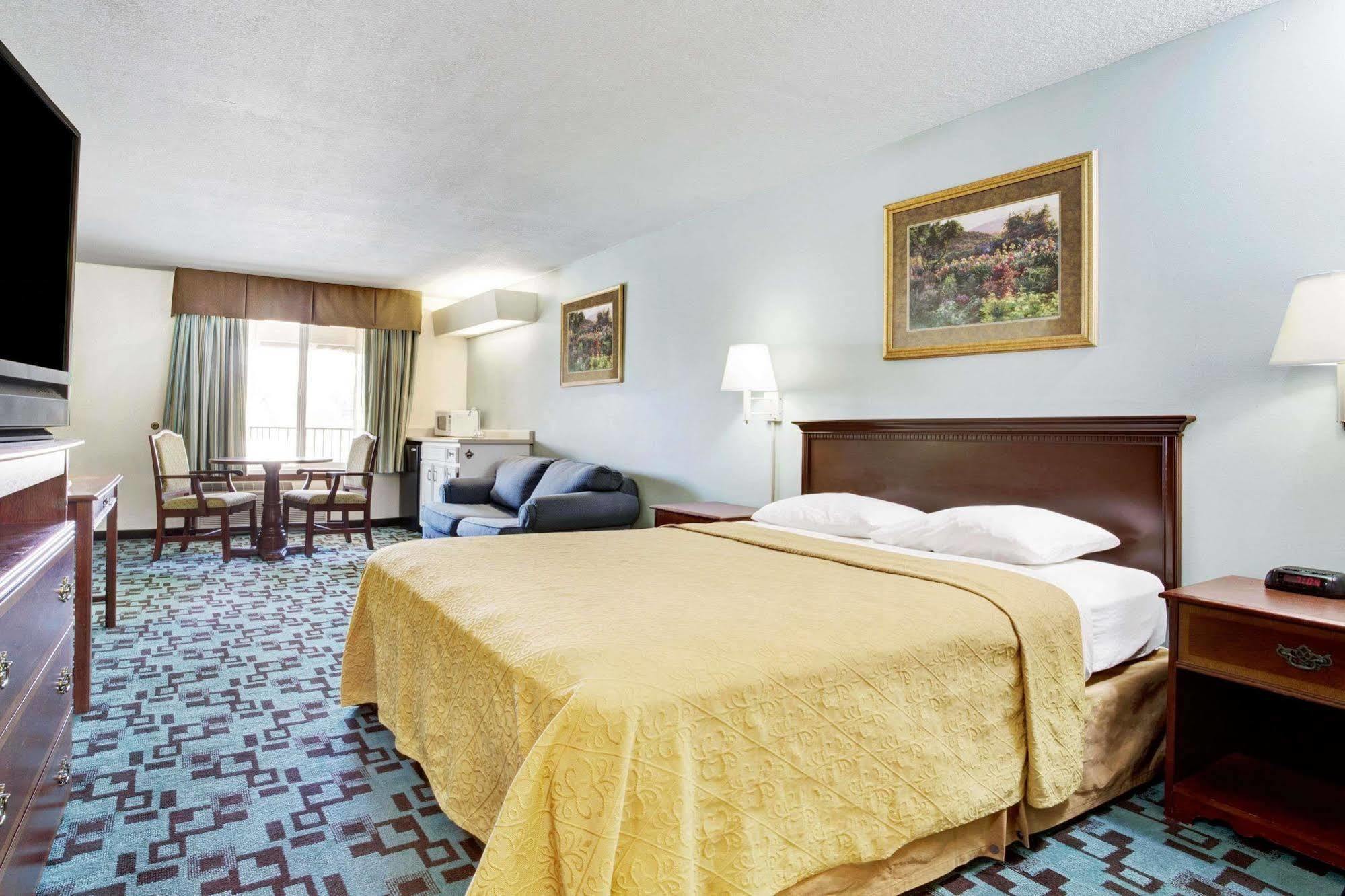 Super 8 Creswell/South Eugene Hotel Екстериор снимка