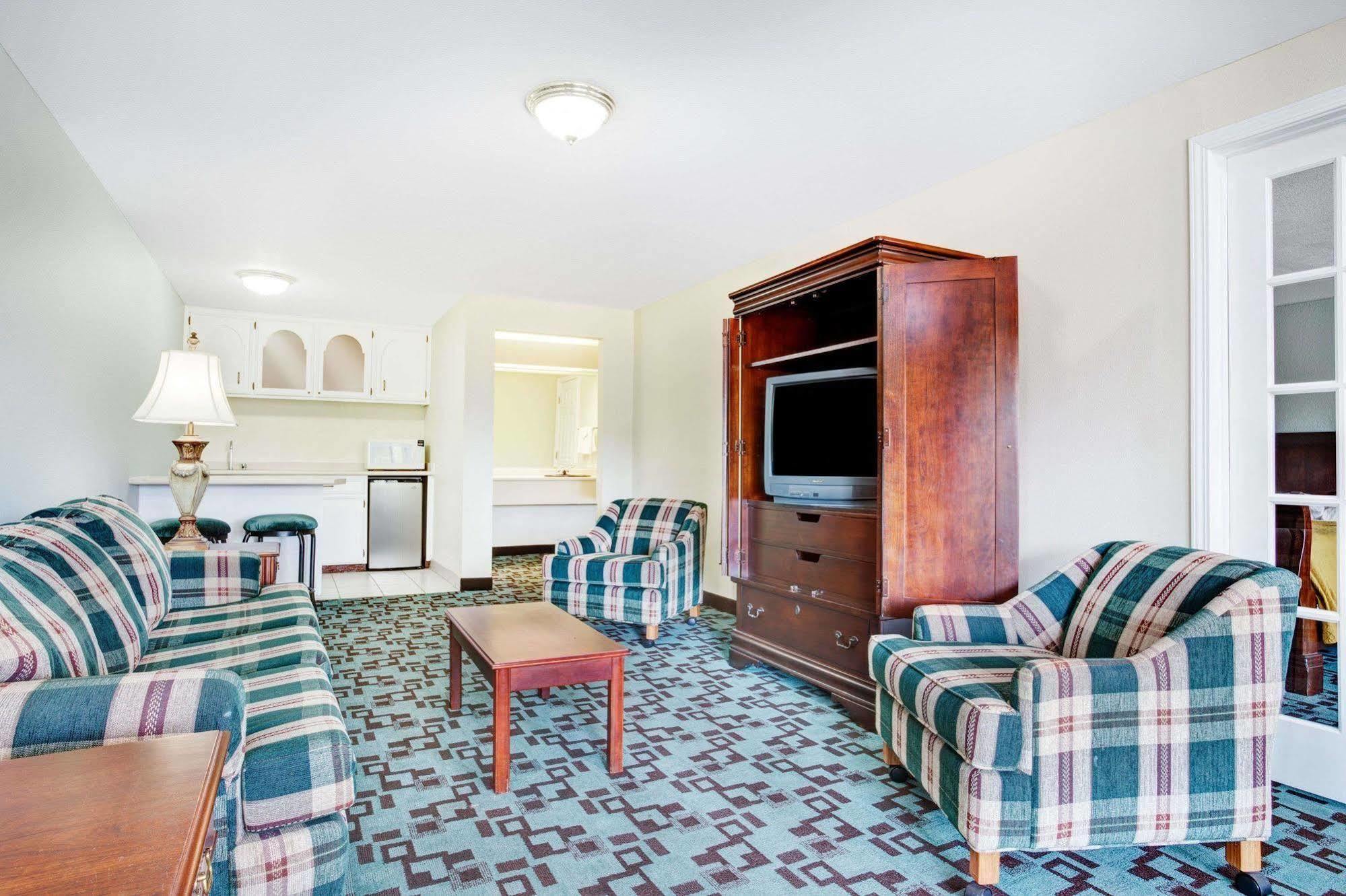 Super 8 Creswell/South Eugene Hotel Екстериор снимка